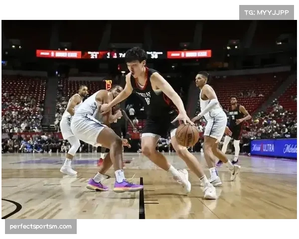 新帅首战获胜却冷遇杨瀚森，末节暴扣盖帽成无声抗议